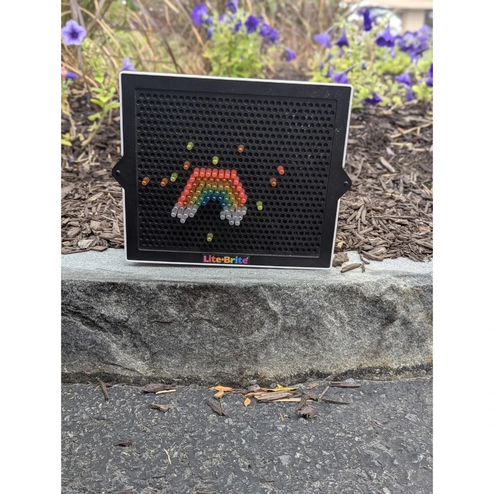 Retro Rainbow Lite-Brite LED Peg Board Creative Art Toy Hasbro 2018 Working